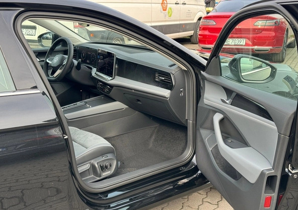 Volkswagen Passat cena 199990 przebieg: 1, rok produkcji 2024 z Kudowa-Zdrój małe 497